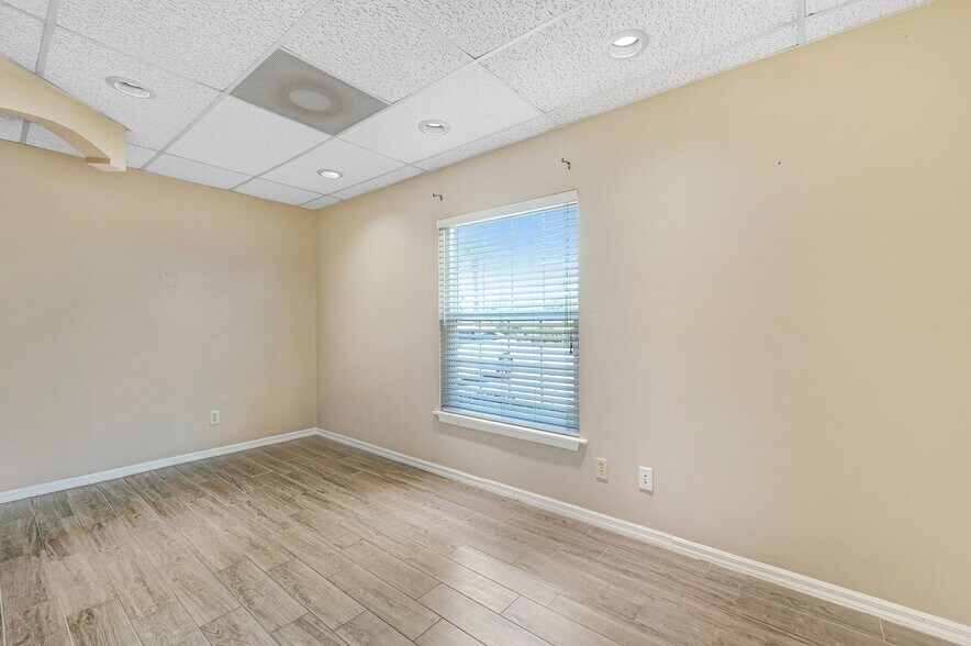 More Photos Of 1801 Sarno Rd, Melbourne Medical For Sale