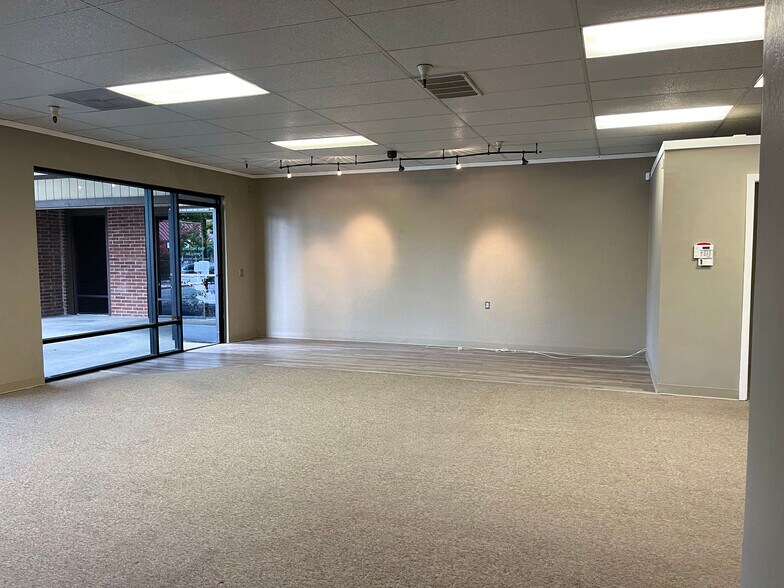 More Photos Of 4076-4086 Grass Valley Hwy, Auburn Storefront Retail Office For Lease