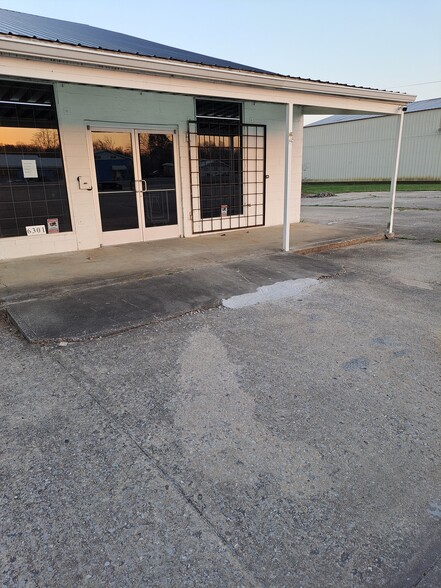 More Photos Of 6301 S York Hwy, Clarkrange Mixed Retail For Lease