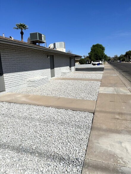 More Photos Of 600 E University Dr, Mesa Medical For Lease