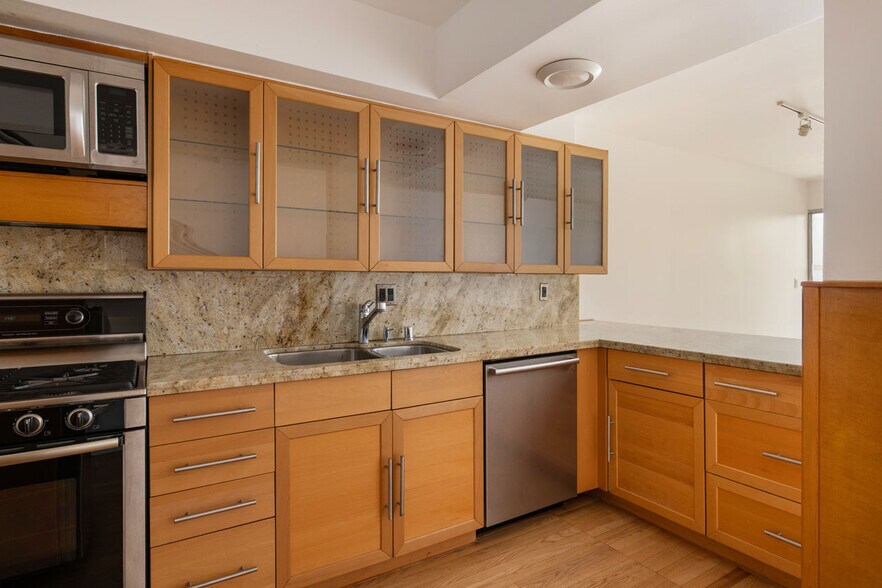 More Photos Of 2330 Silver Ridge Ave, Los Angeles Apartments For Sale