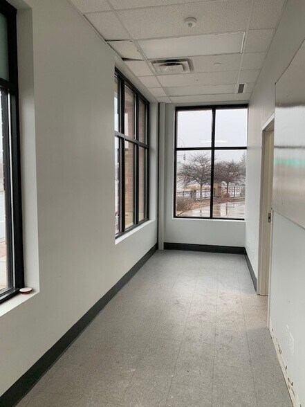 More Photos Of 3800 W Old Shakopee Rd, Bloomington Unknown For Lease