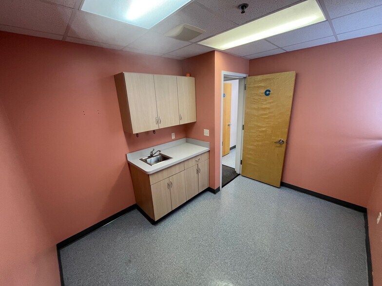 More Photos Of 42 Locust Ave, Wallington Medical For Lease
