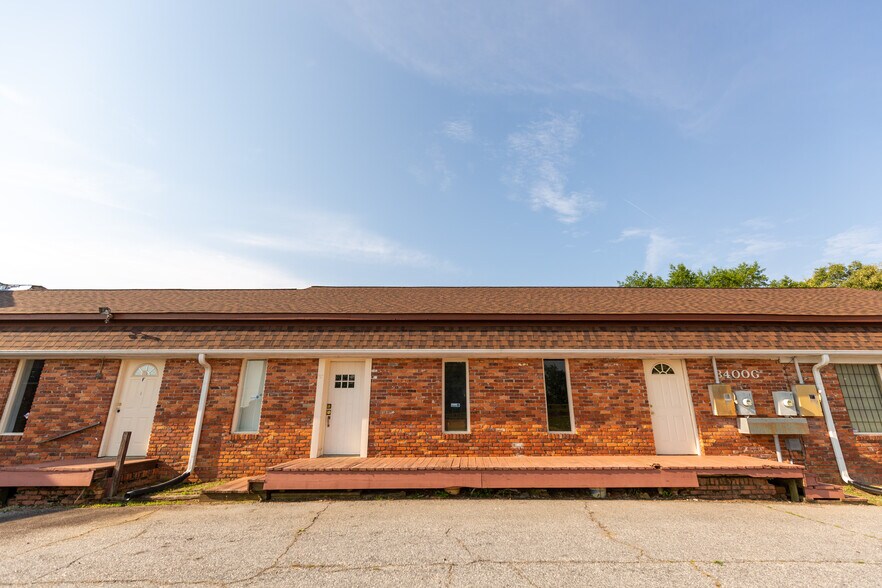 More Photos Of 3400 Rutherford Rd, Taylors Light Manufacturing For Lease