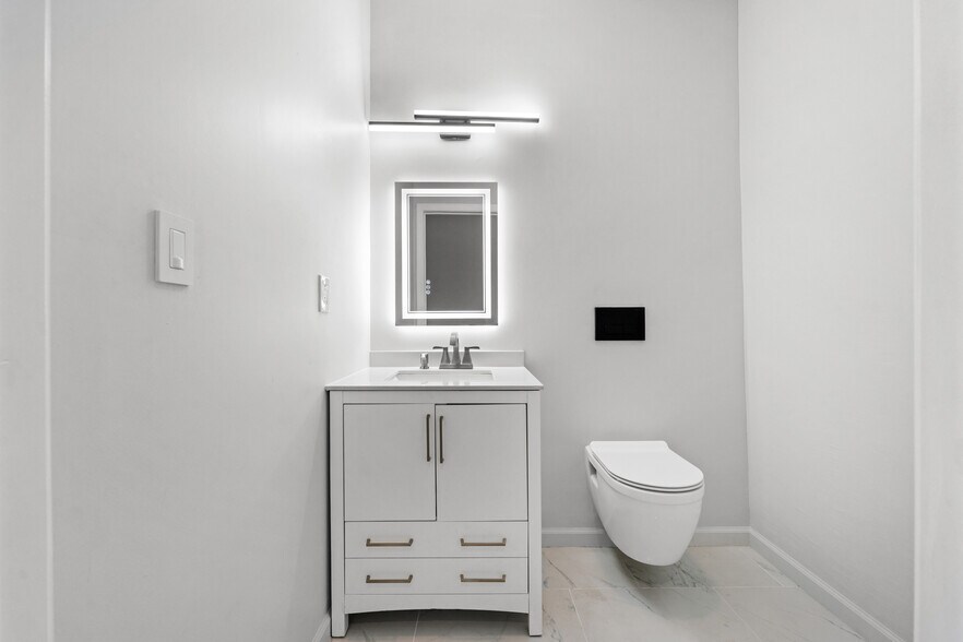 More Photos Of 2020 4th St, San Rafael Storefront For Lease