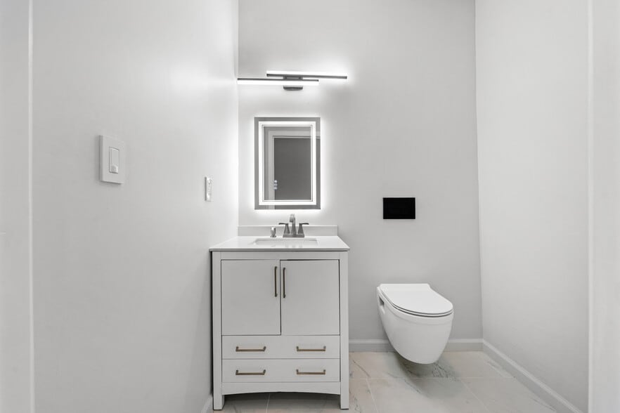 More Photos Of 2020 4th St, San Rafael Storefront For Lease