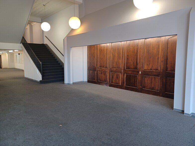 More Photos Of 724 Laurel St, Brainerd General Retail For Lease