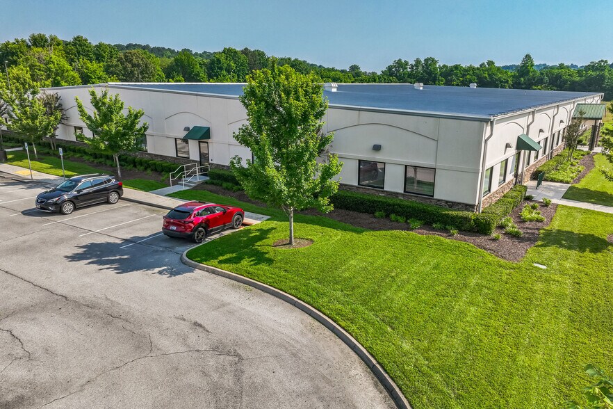 More Photos Of 3231 N Star Cir, Louisville Office For Lease