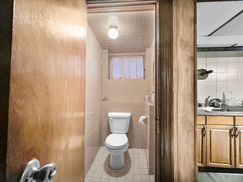 More Photos Of 700-702 N 7th St, Newark Apartments For Sale