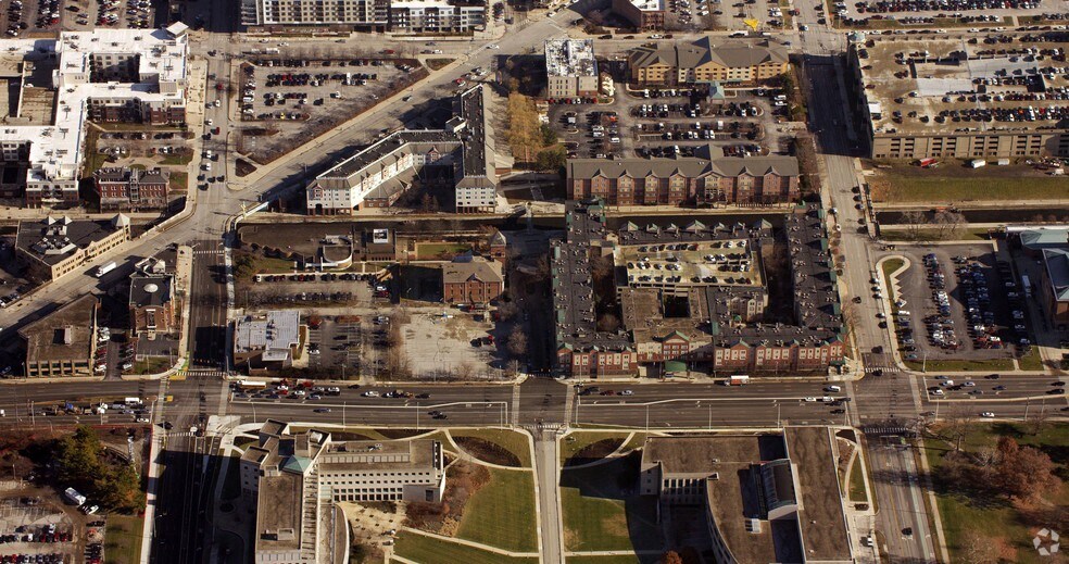 More Photos Of 414 W Vermont St, Indianapolis Hotel For Lease
