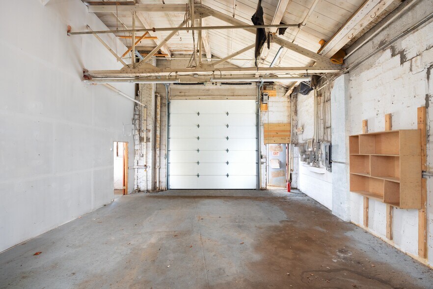 More Photos Of 334 Washington St, Somerville Manufacturing For Sale