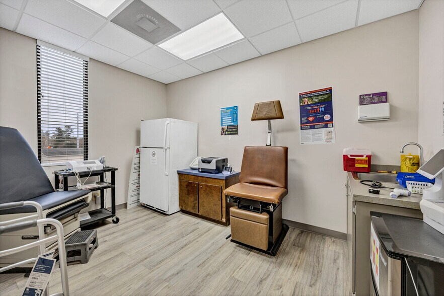 More Photos Of 4100 N Main St, Columbia Medical For Sale