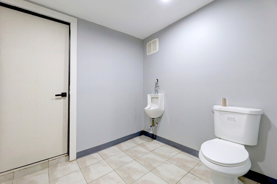 More Photos Of 174 Main Ave, Wallington Warehouse For Sale