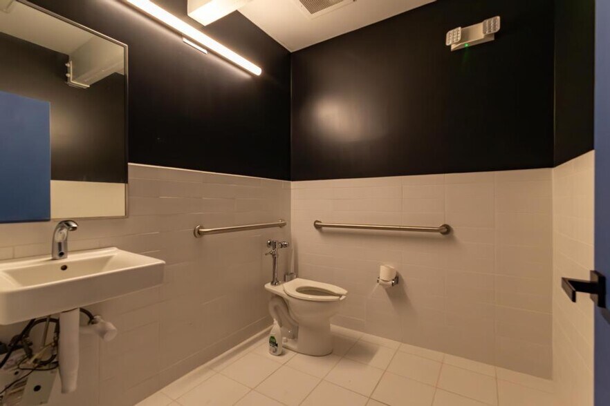 More Photos Of 117 East St, Hutto Loft Creative Space For Sale