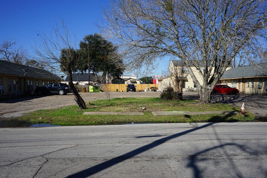 More Photos Of 1026 Miles St, Rosenberg Apartments For Sale