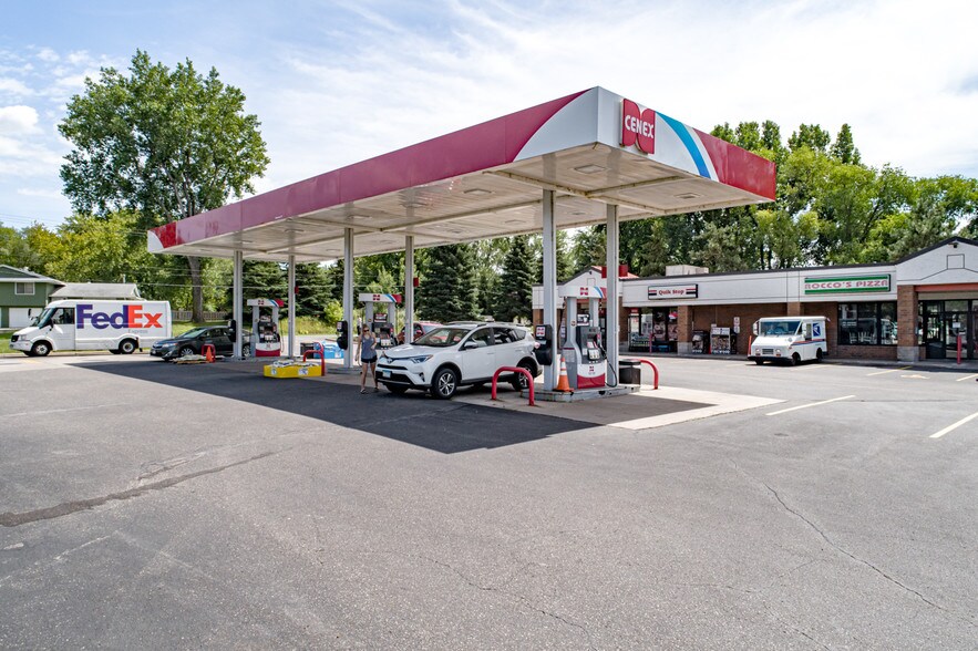 More Photos Of 5910-5936 Lexington Ave N, Shoreview Freestanding For Sale