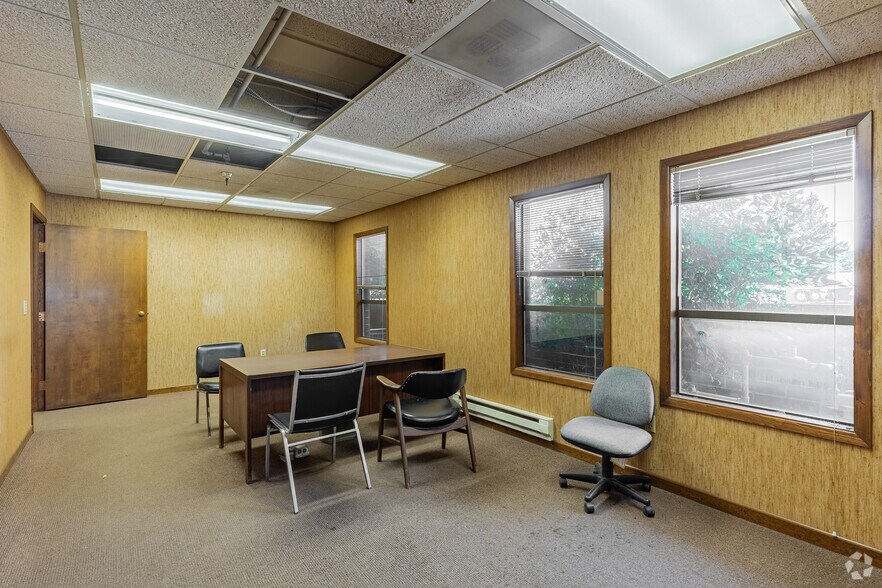 More Photos Of 6455 NE Columbia Blvd, Portland Warehouse For Lease