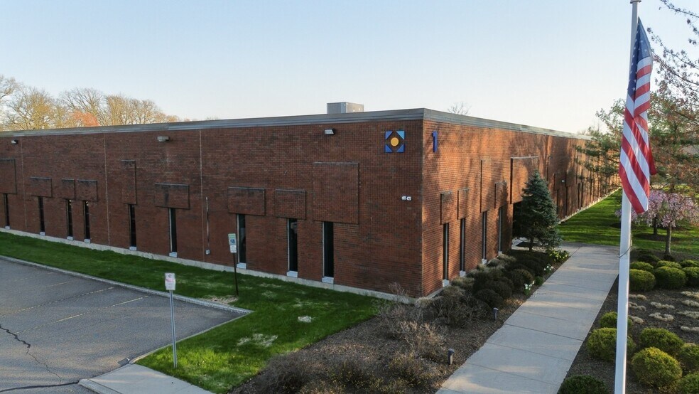 Primary Photo Of 1 Woodhollow Rd, Parsippany Manufacturing For Lease