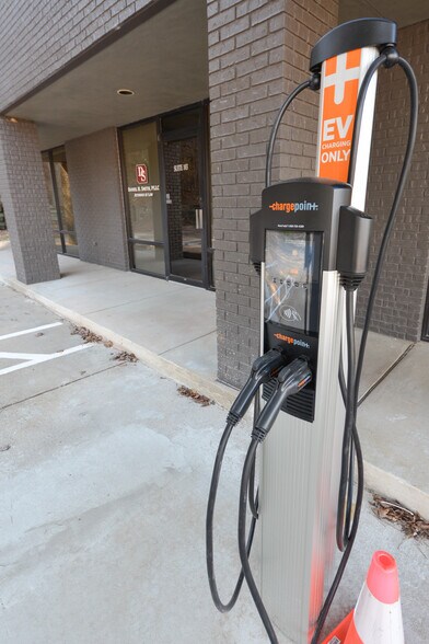 More Photos Of 2725 Cantrell Rd, Little Rock Medical For Lease