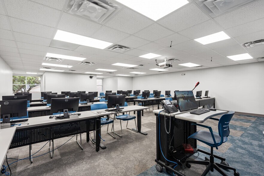 More Photos Of 1411 W Main St, League City Schools For Sale