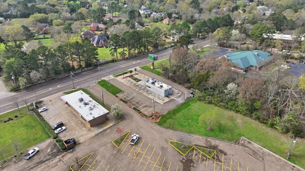 More Photos Of 1900 E County Line Rd, Ridgeland Fast Food For Sale