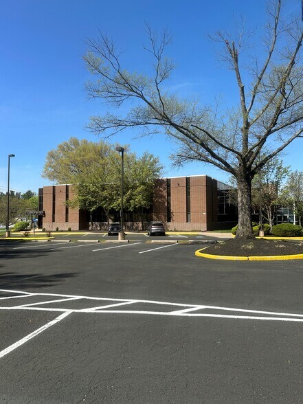 More Photos Of 800 Barksdale Rd, Newark Office For Sale