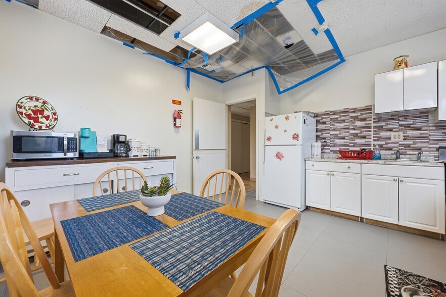 More Photos Of 55 Curtis St, New Britain Freestanding For Sale