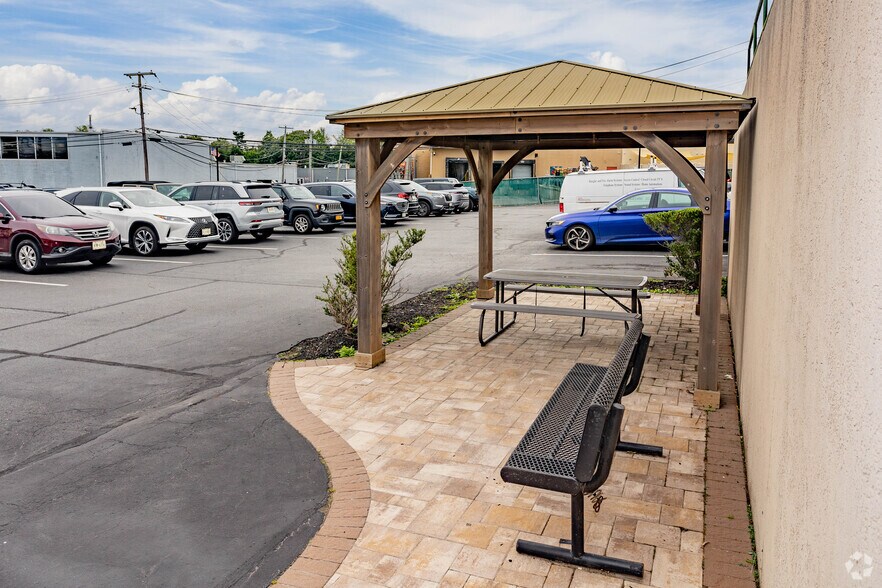 More Photos Of 125 Michael Dr, Syosset Office For Lease