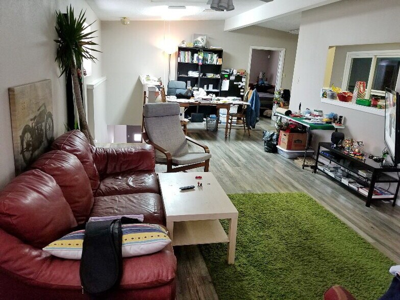 More Photos Of 410 W Canino Rd, Houston Manufacturing For Sale