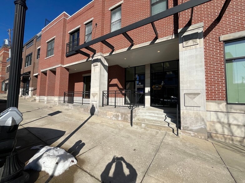 More Photos Of 121 E 6th St, Bloomington Office For Lease