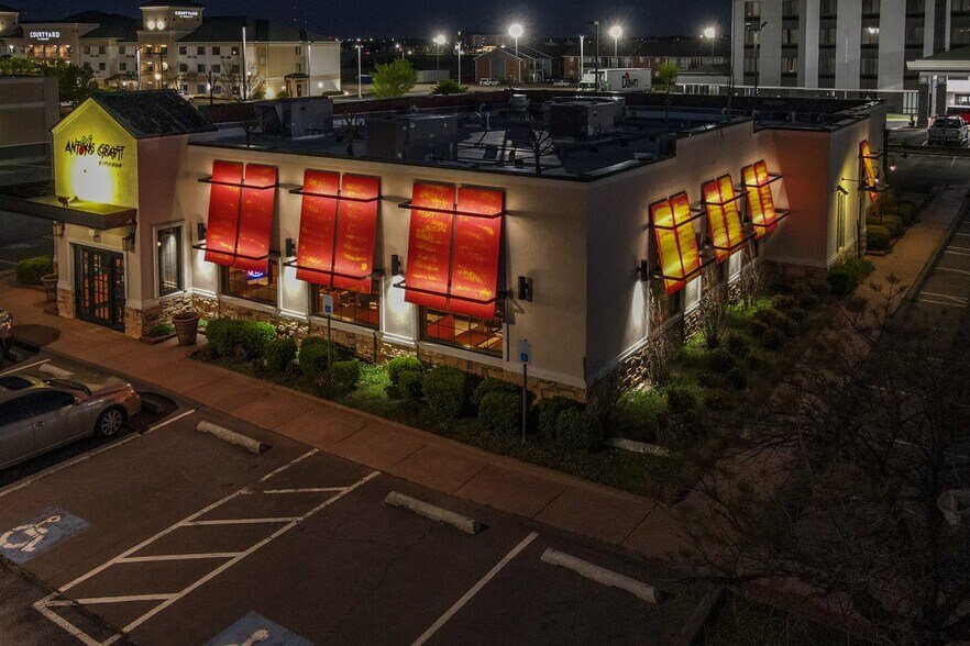 More Photos Of 2610 W Memorial Rd, Oklahoma City Restaurant For Sale