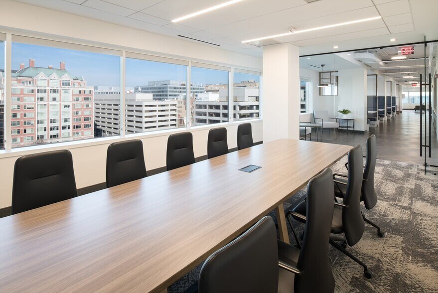 More Photos Of 2000 Pennsylvania Ave NW, Washington Office For Lease