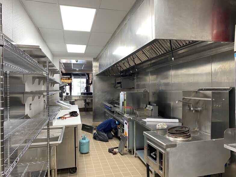 More Photos Of 43 E Colorado Blvd, Pasadena Restaurant For Sale