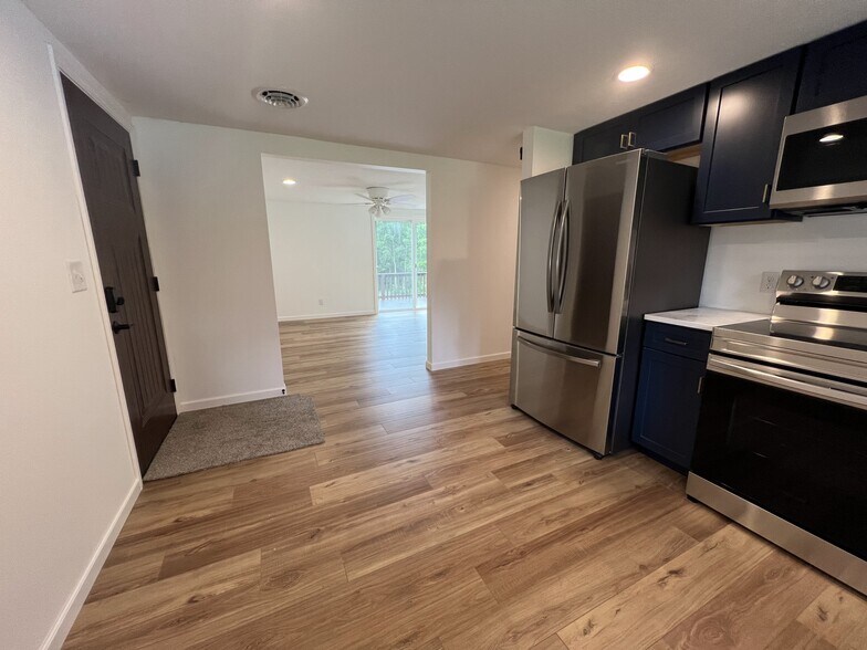 More Photos Of 2271 S Cost a Plenty Rd, Warsaw Apartments For Sale