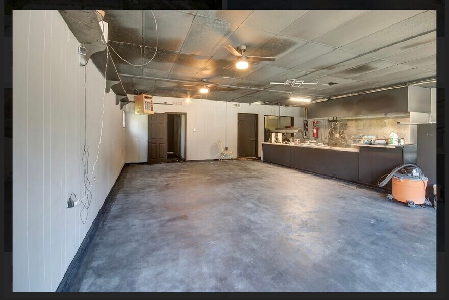 More Photos Of 1916 Cedar Dr, La Marque Restaurant For Lease