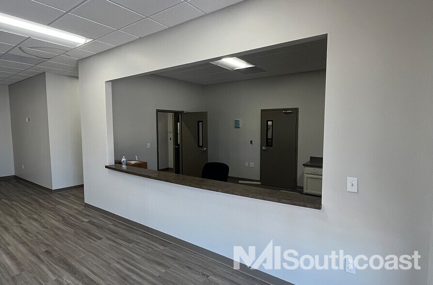 More Photos Of 201 Flamingo Dr, Apollo Beach Medical For Sale