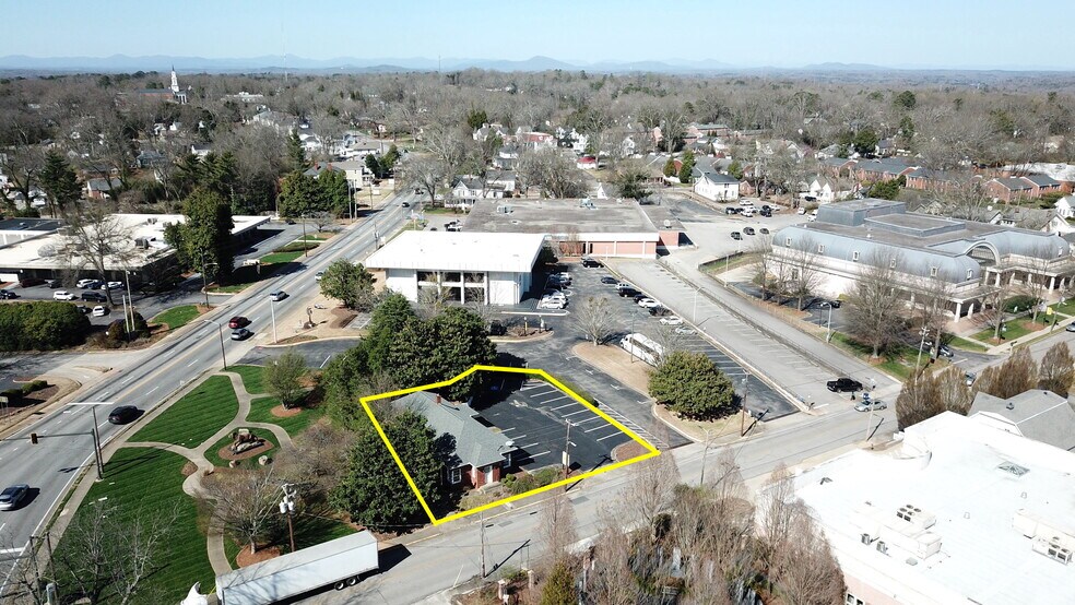 More Photos Of 315 Academy St NE, Gainesville Office For Lease