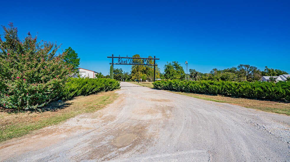 More Photos Of 1275-1299 Big Valley Cir, Lipan Trailer Camper Park For Sale