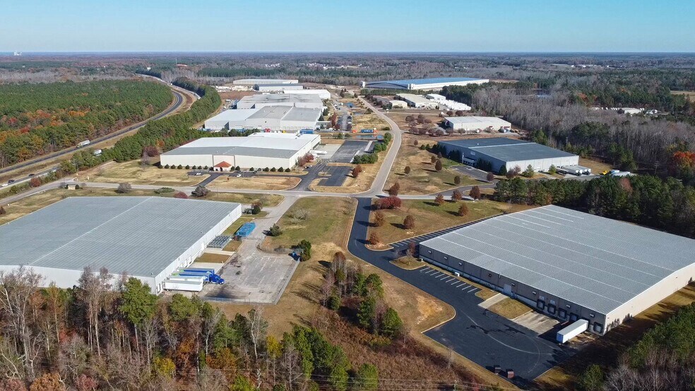 More Photos Of 6015 Hardware Dr, Prince George Warehouse For Lease