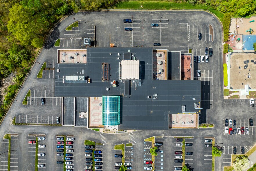 More Photos Of 293 Boston Post Rd W, Marlborough Office For Lease