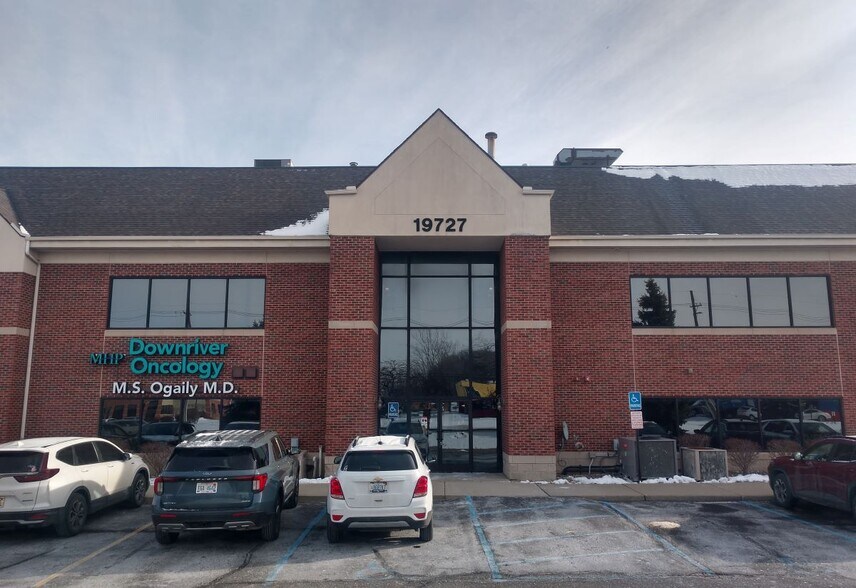 Primary Photo Of 19727 Allen Rd, Woodhaven Medical For Lease