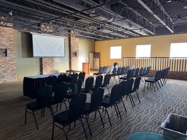 More Photos Of 12031 Lackland Rd, Saint Louis Hotel For Lease