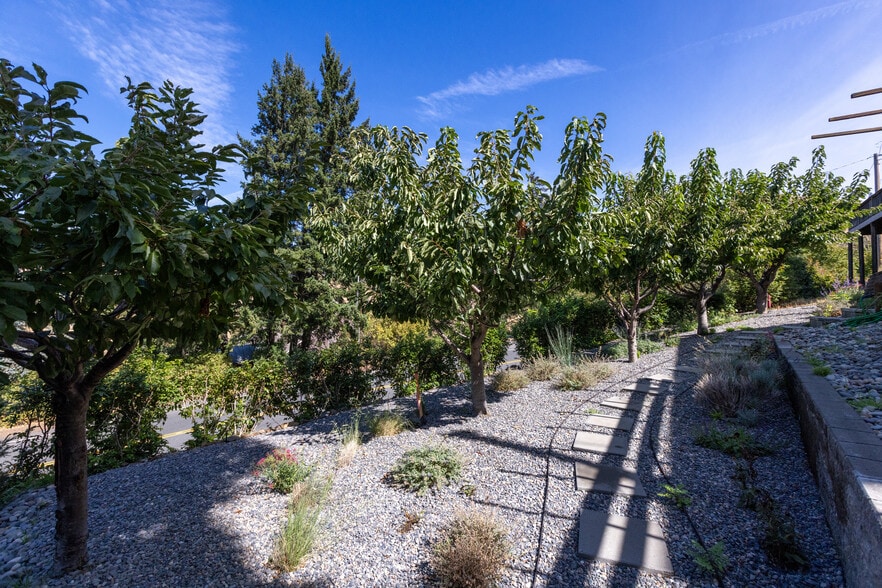 More Photos Of 407 Huskey Rd, Mosier Specialty For Sale
