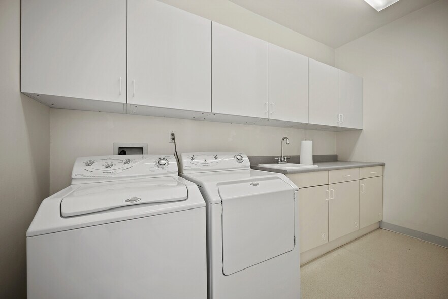 More Photos Of 1514 Abbot Kinney Blvd, Los Angeles Loft Creative Space For Lease