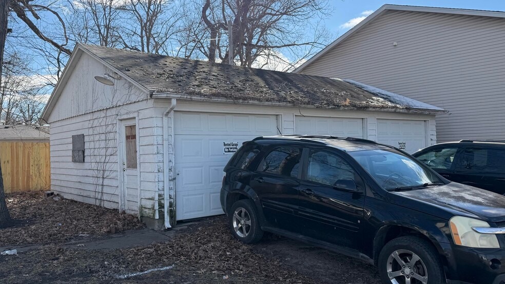 More Photos Of 716 Robinson St, Danville Multifamily For Sale