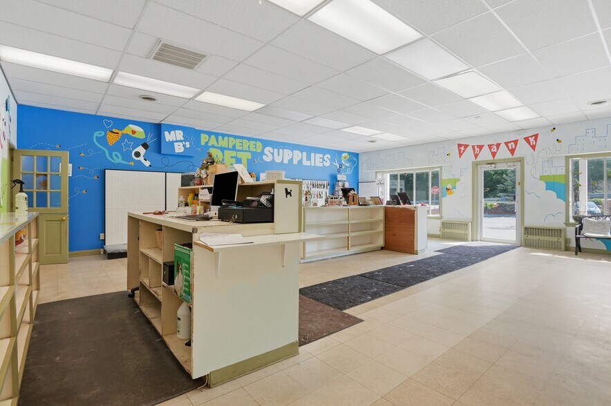 More Photos Of 711 Pleasant St, Paxton General Retail For Sale