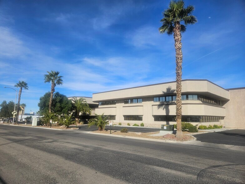 More Photos Of 6333 Ensworth St, Las Vegas Warehouse For Lease