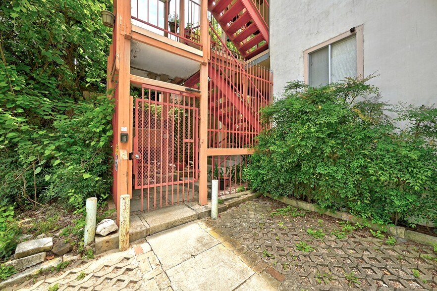 More Photos Of 1009 E 16th St, Austin Apartments For Sale