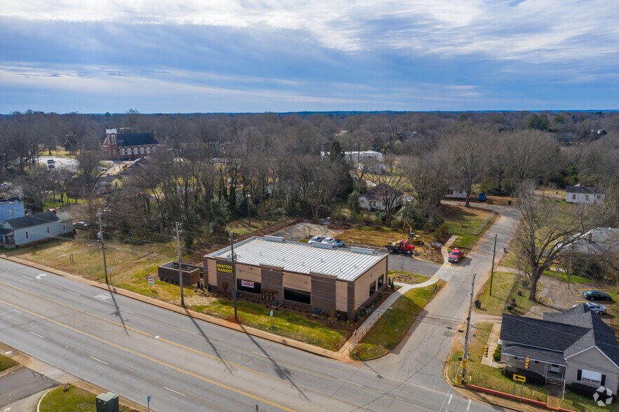 More Photos Of 463 W Main St, Rock Hill Storefront Retail Office For Lease