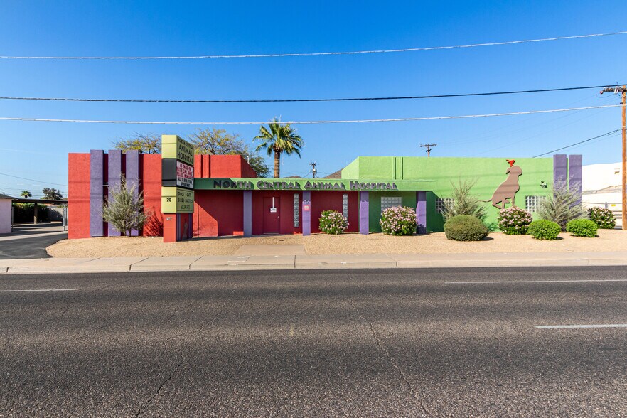More Photos Of 20 W Dunlap Rd, Phoenix Veterinarian Kennel For Sale